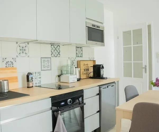 De Florigny Avec Parking Souterrain Et Terrasse